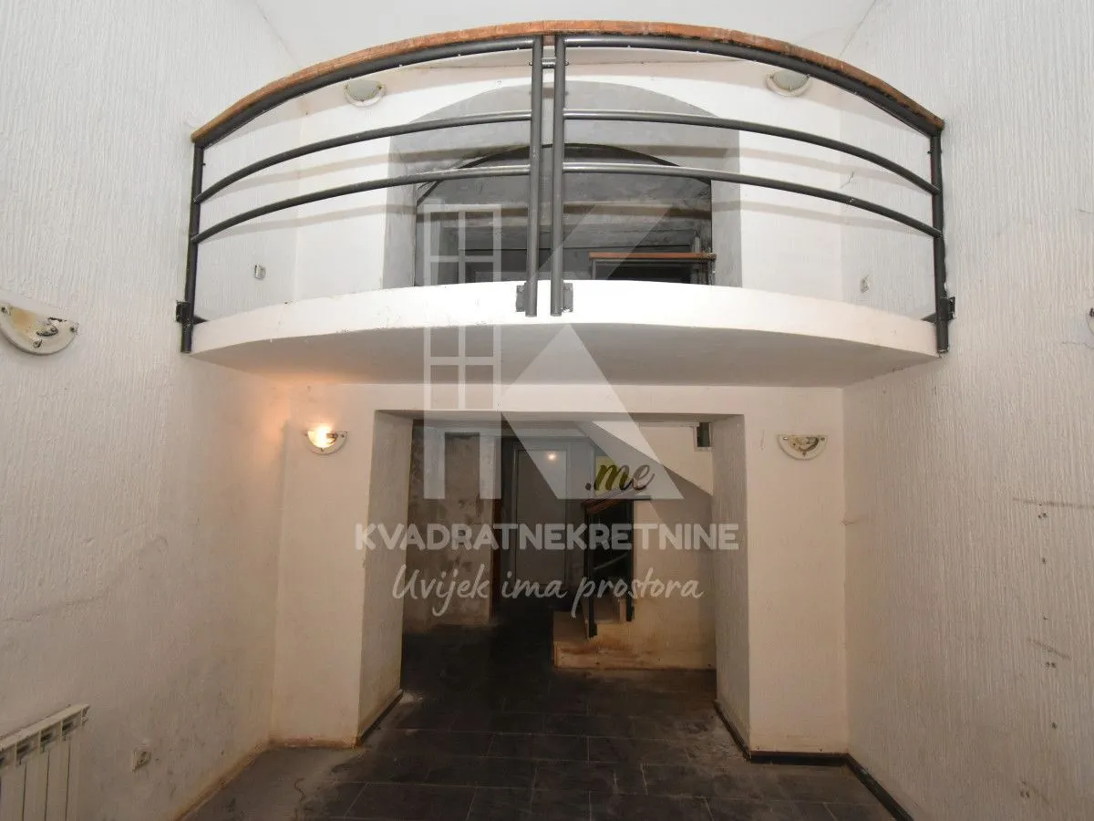 Prodaja, kuća, 217m², Centar, Podgorica