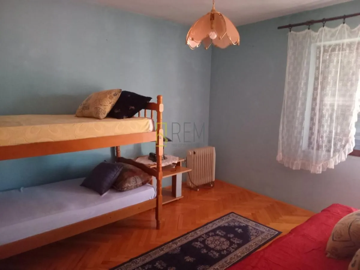 Prodaja, kuća, 232m², Tološi, Podgorica