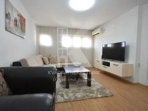 Izdavanje, dvosoban stan, 60m², Centar, Podgorica - image 2