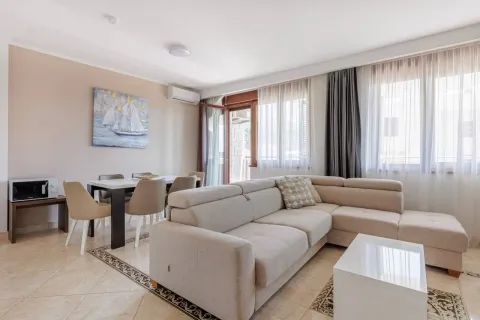Rent, one bedroom apartment, 72m², Bečići, Budva - image 13
