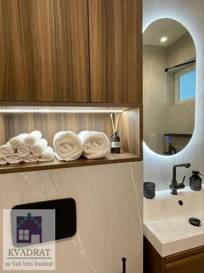 Prodaja, stan, 85m², Centar, Novi Sad