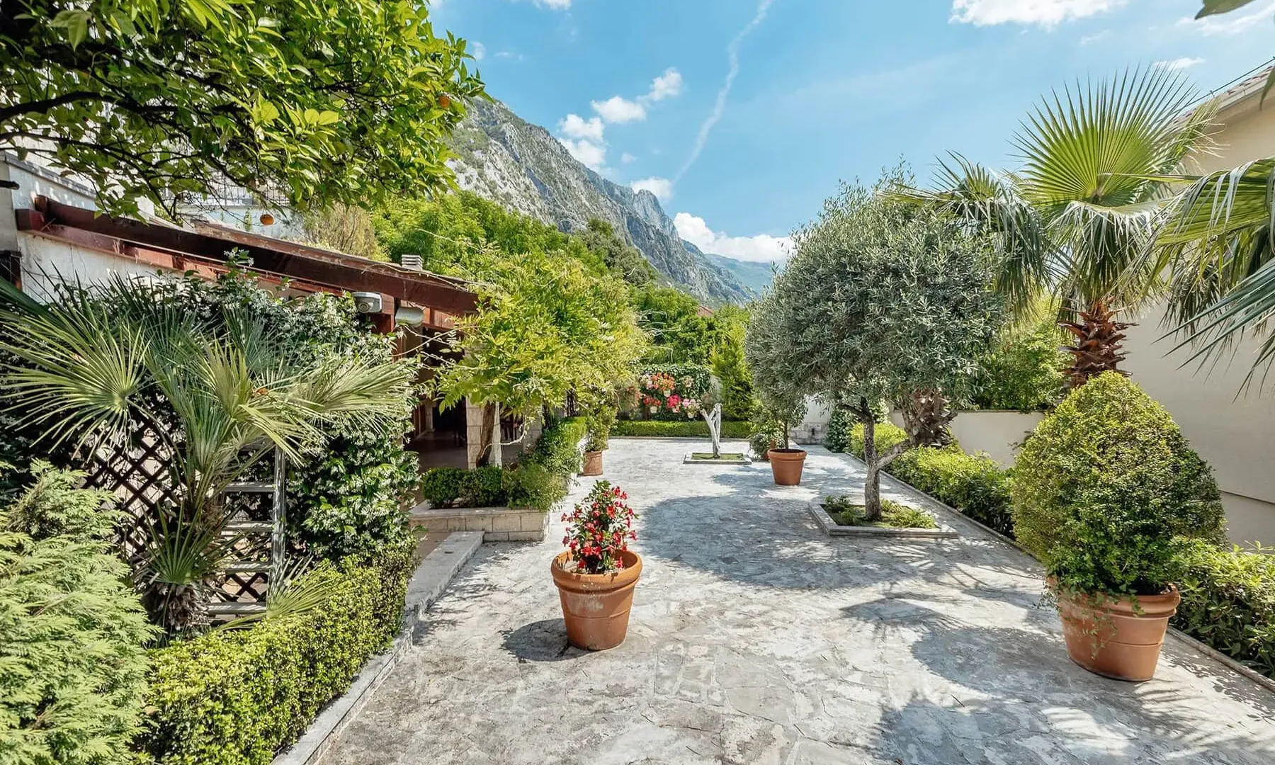 Sale, house, 354m², Kotor, Crna Gora