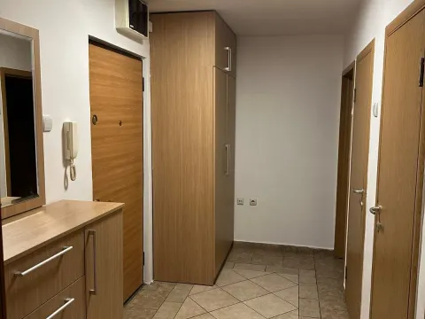 Izdavanje, dvosoban stan, 80m², Momišići, Podgorica - image 5