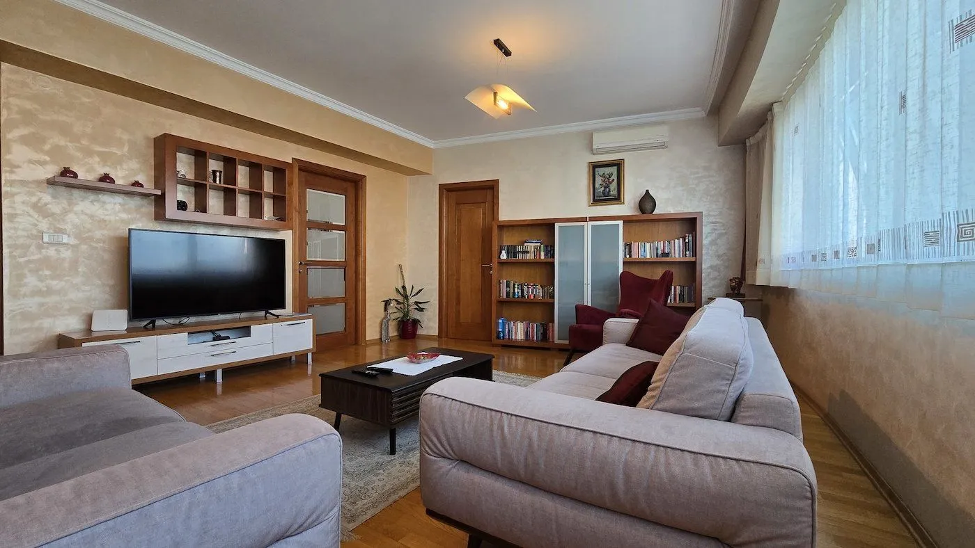 Rent, apartment, 100m², Centar, Podgorica