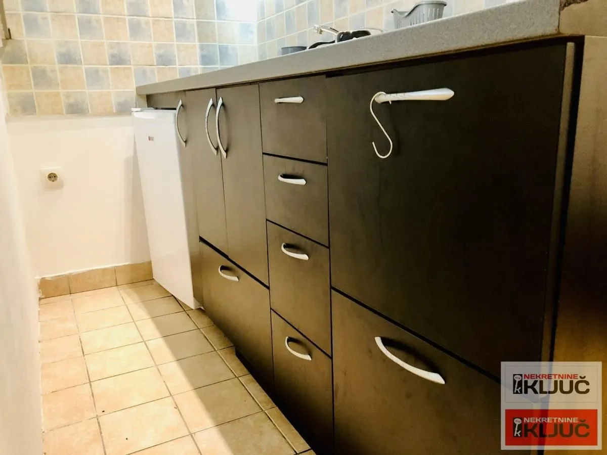 Rent, studio apartment, 28m², Grbavica, Novi Sad Sve Podlokacije