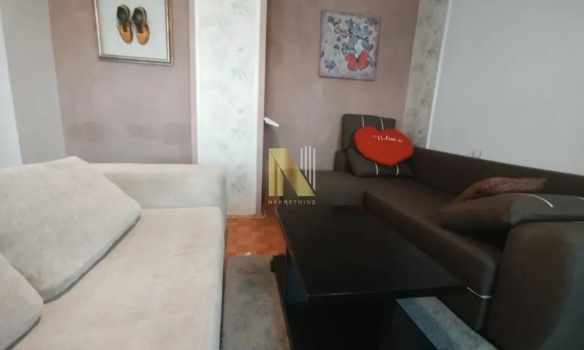 Izdavanje, trosoban stan, 77m², Novi Sad, Srbija