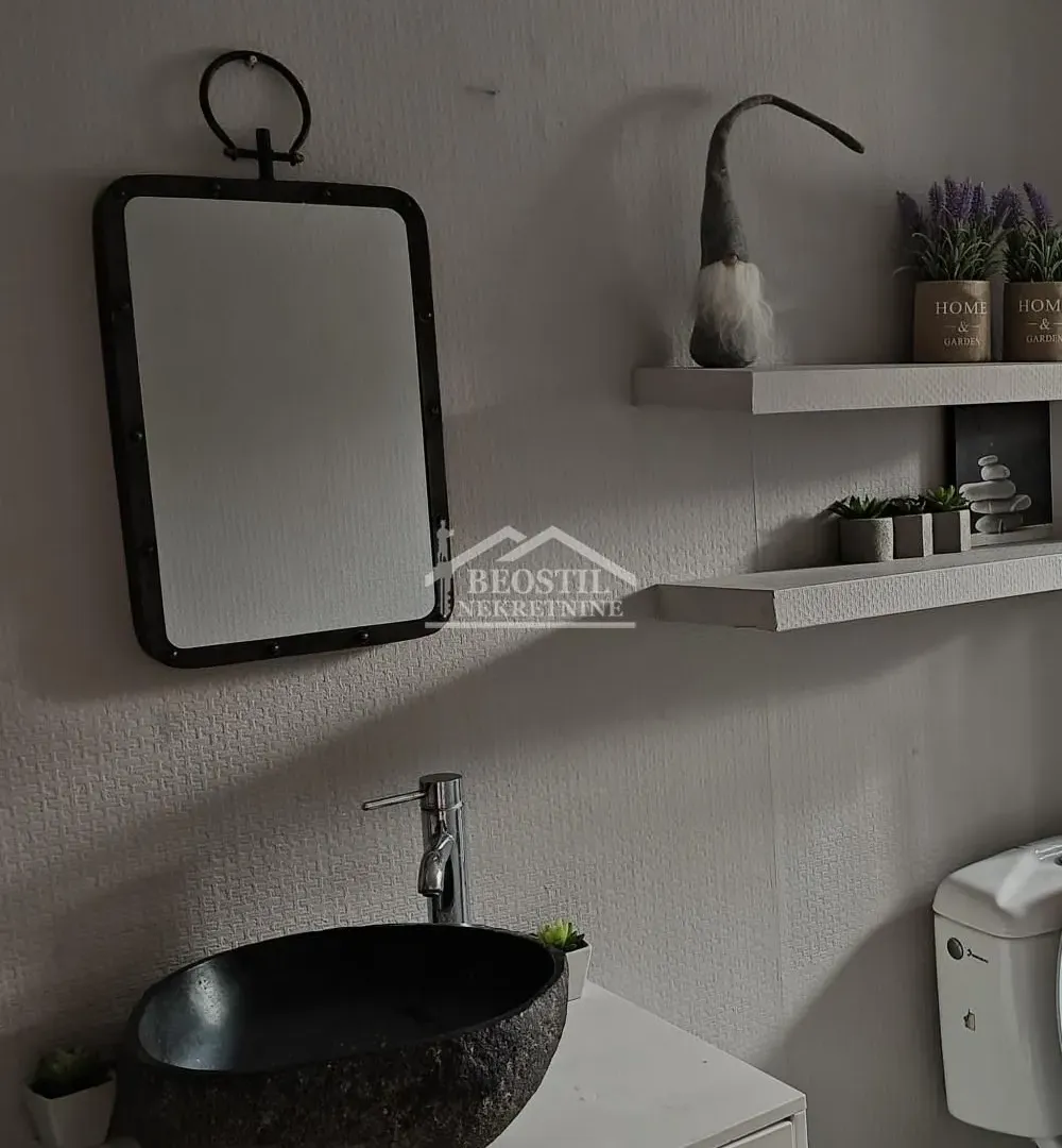 Sale, house, 225m², Zemun Ugrinovci, Zemun Sve Podlokacije