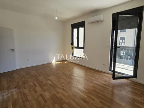 Izdavanje, dvosoban stan, 64m², Tološi, Podgorica - image 1
