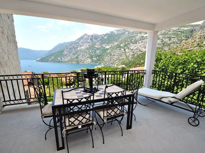 Prodaja, stan, 102m², Risan, Kotor