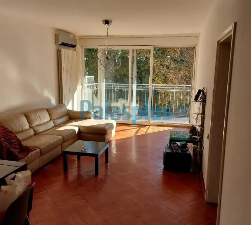 Izdavanje, četvorosoban stan, 120m², Vukov Spomenik, Zvezdara Sve Podlokacije