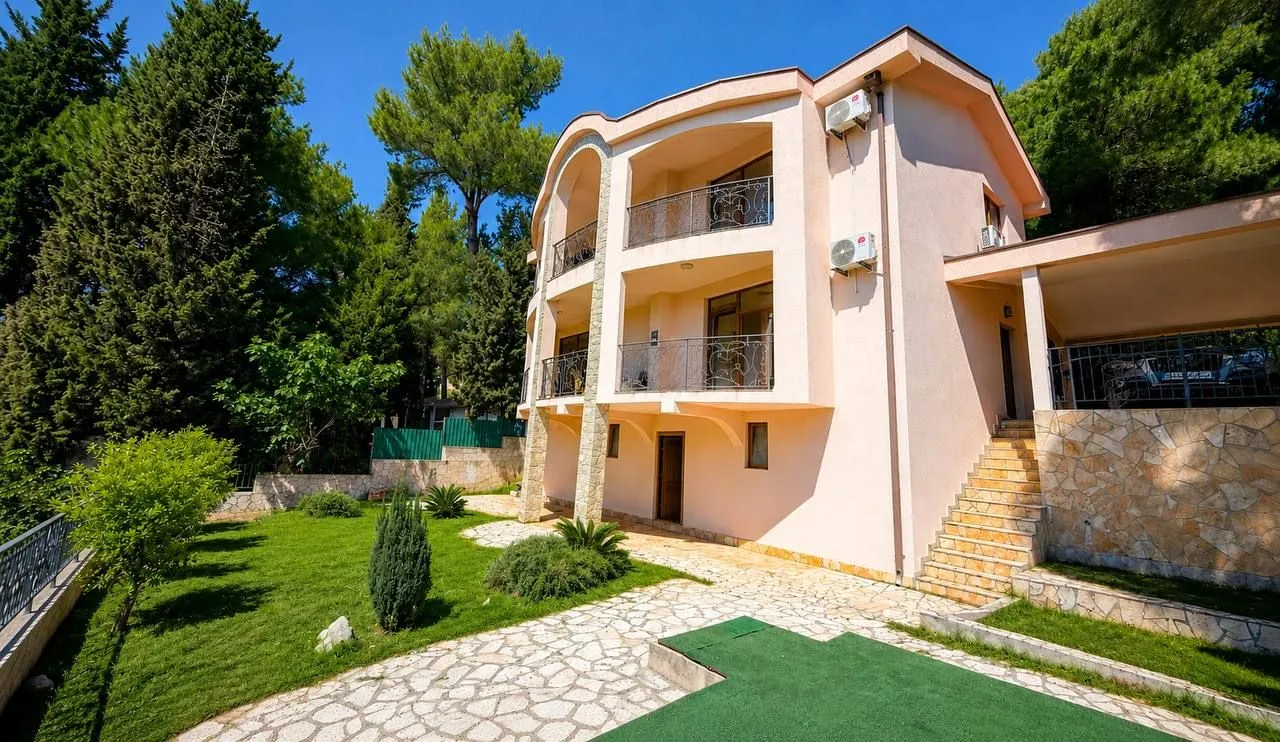 Prodaja, kuća, 240m², Šušanj, Bar