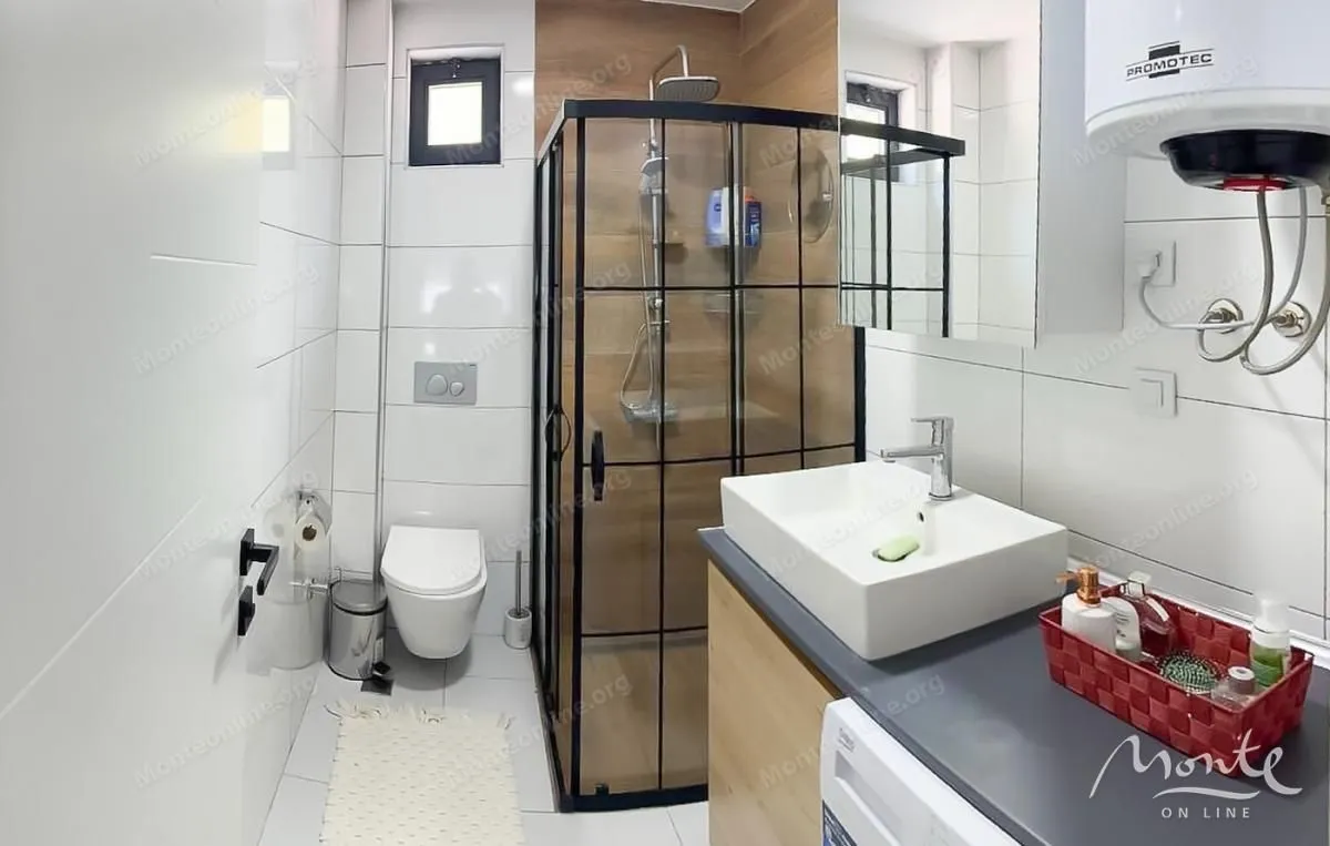 Prodaja, dvosoban stan, 52m², Tivat, Crna Gora