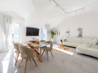 Izdavanje, kuća, 315m², Tivat, Crna Gora - image 8