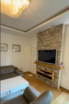 Prodaja, trosoban stan, 100m², Podgorica, Crna Gora - image 2