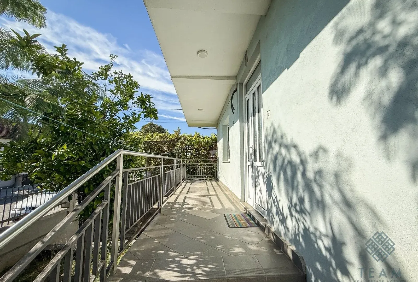 Izdavanje, kuća, 300m², Masline, Podgorica