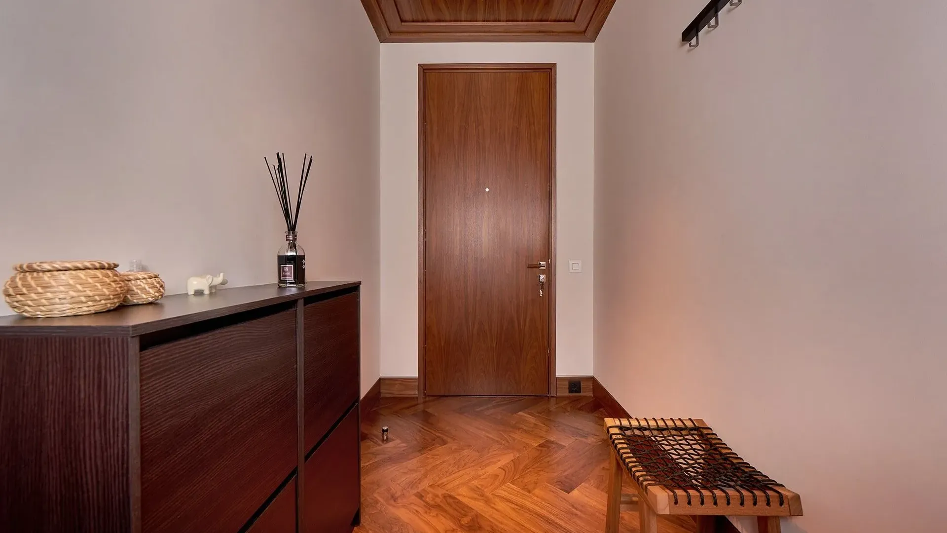 Prodaja, dvosoban stan, 152m², Tivat, Crna Gora
