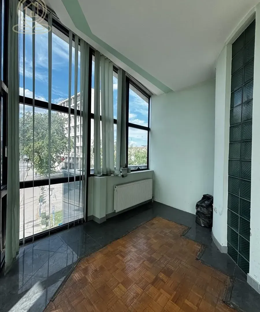 Rent, office space, 450m², Marger, Niš