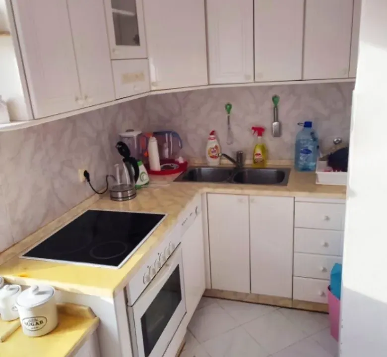 Izdavanje, dvosoban stan, 60m², Babilonija, Budva