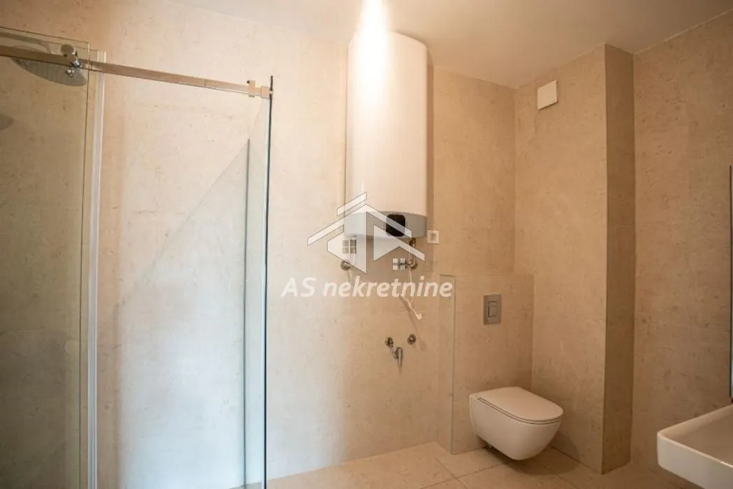 Sale, four bedroom apartment, 268m², Autokomanda, Voždovac Sve Podlokacije
