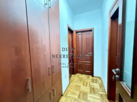 Izdavanje, dvosoban stan, 70m², Zabjelo, Podgorica - image 12