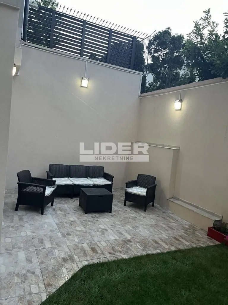 Sale, house, 195m², Banovo Brdo, Beograd