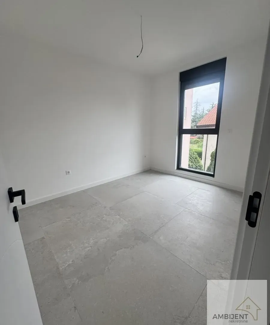 Prodaja, trosoban stan, 77m², Novi Banovci, Stara Pazova