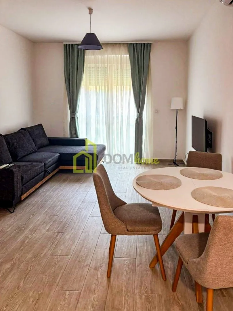 Izdavanje, garsonjera, 33m², Bečići, Budva
