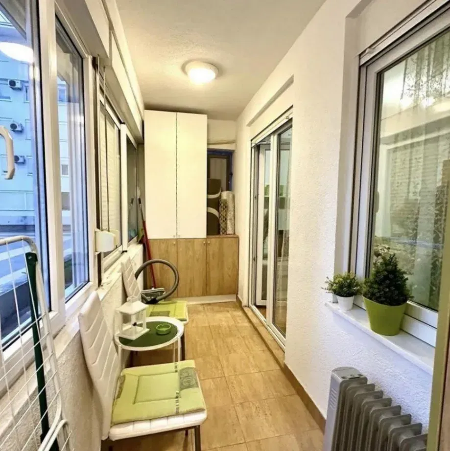 Rent, studio apartment, 30m², Blok 9, Podgorica