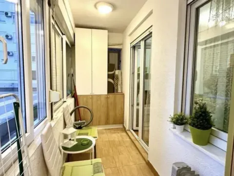 Rent, studio apartment, 30m², Blok 9, Podgorica - image 2