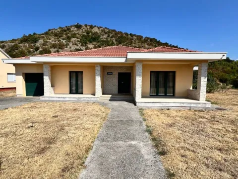 Sale, house, 200m², Rogami, Podgorica - image 19