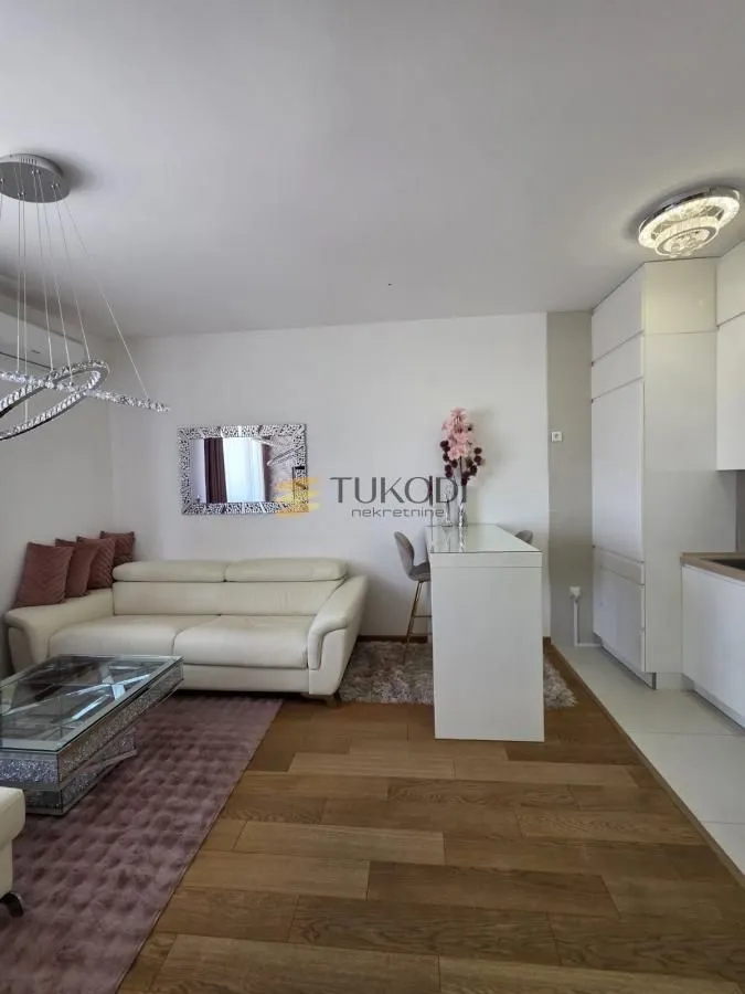 Prodaja, jednosoban stan, 34m², Centar, Novi Sad