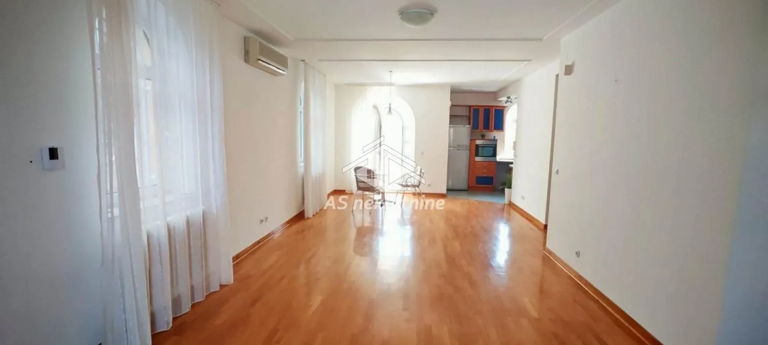 Rent, four bedroom apartment, 150m², Savski Venac, Beograd