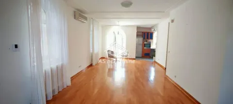 Rent, four bedroom apartment, 150m², Savski Venac, Beograd - image 9