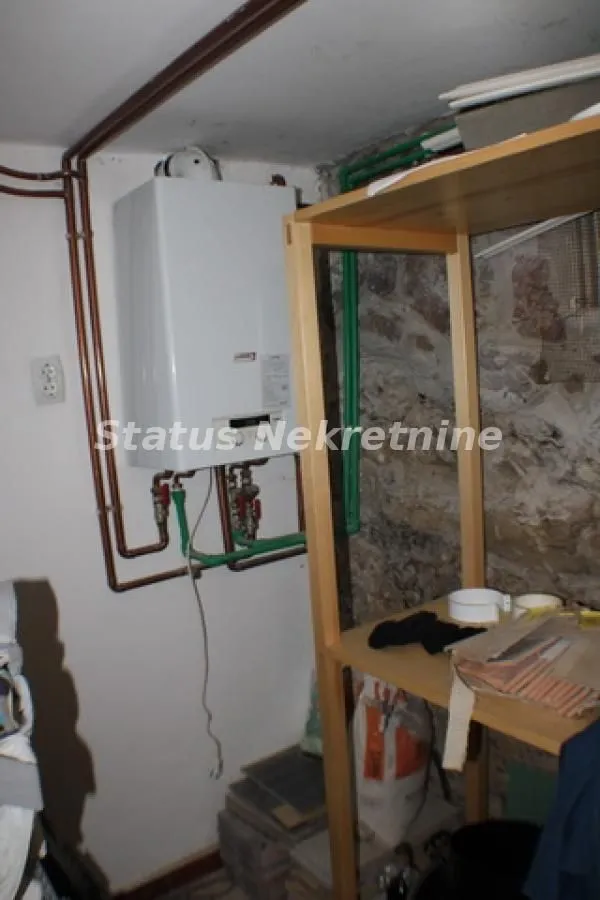 Prodaja, kuća, 220m², Ledinci, Petrovaradin
