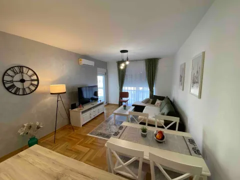 Izdavanje, jednosoban stan, 55m², Kalimanj, Tivat - image 5