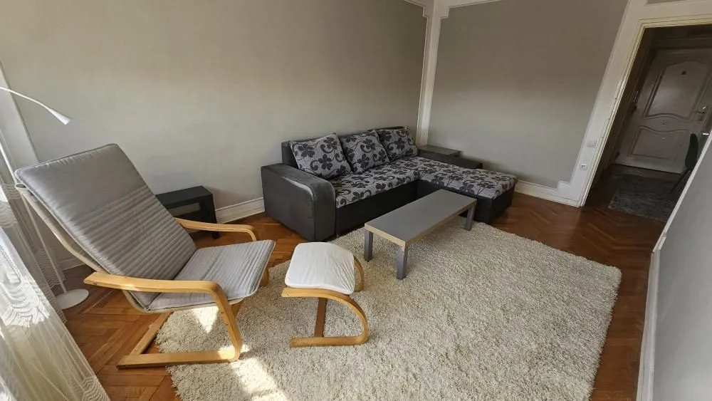 Izdavanje, dvosoban stan, 40m², Kalenić Pijaca, Vračar Sve Podlokacije
