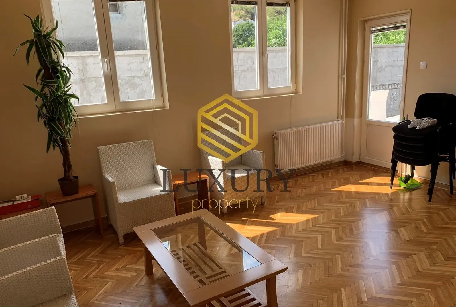 Rent, house, 406m², Pod Goricom, Podgorica