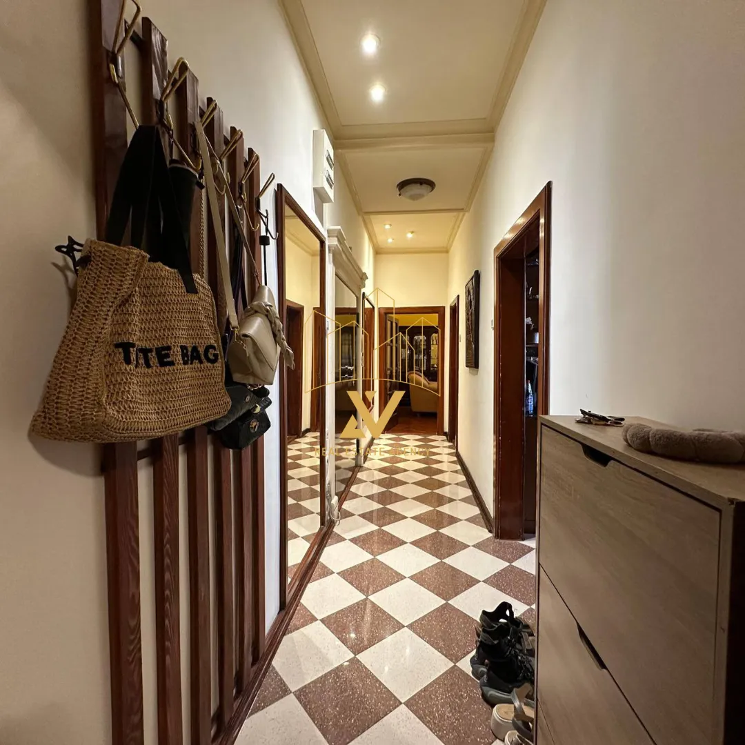 Prodaja, jednosoban stan, 70m², Centar, Podgorica