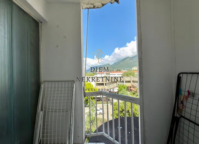 Rent, two bedroom apartment, 85m², Centar, Bar