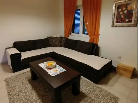 Izdavanje, jednosoban stan, 60m², Đenovići, Herceg Novi - image 5