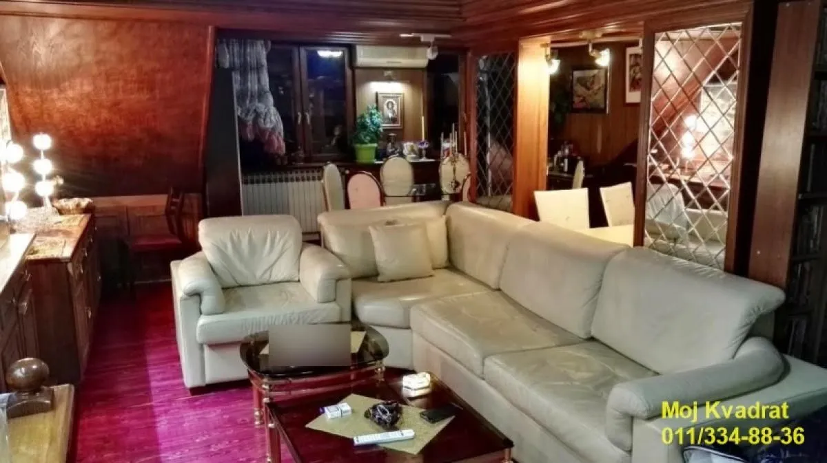 Prodaja, četvorosoban stan, 142m², Zemun Centar, Zemun Sve Podlokacije