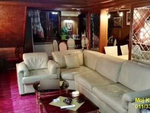 Sale, four bedroom apartment, 142m², Zemun Centar, Zemun Sve Podlokacije