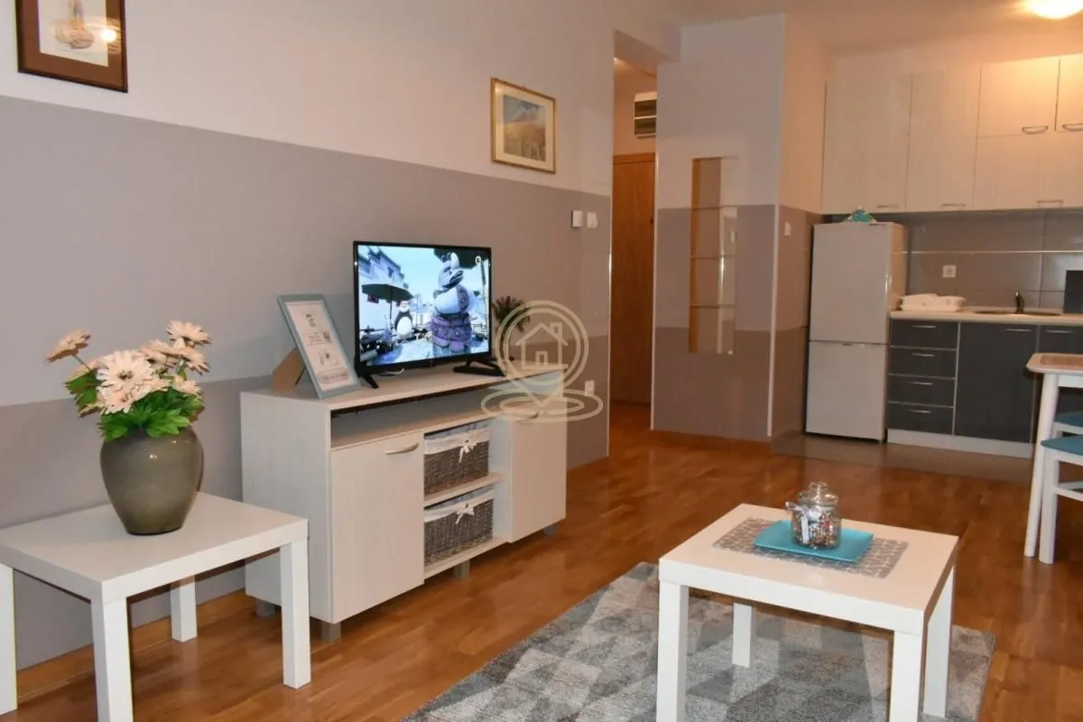 Izdavanje, jednosoban stan, 44m², Podbara, Novi Sad Sve Podlokacije