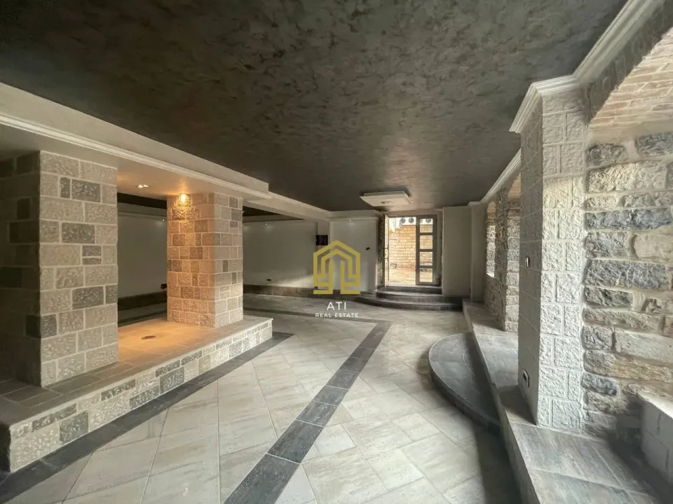Prodaja, poslovni prostor, 100m², Stari Grad, Herceg Novi