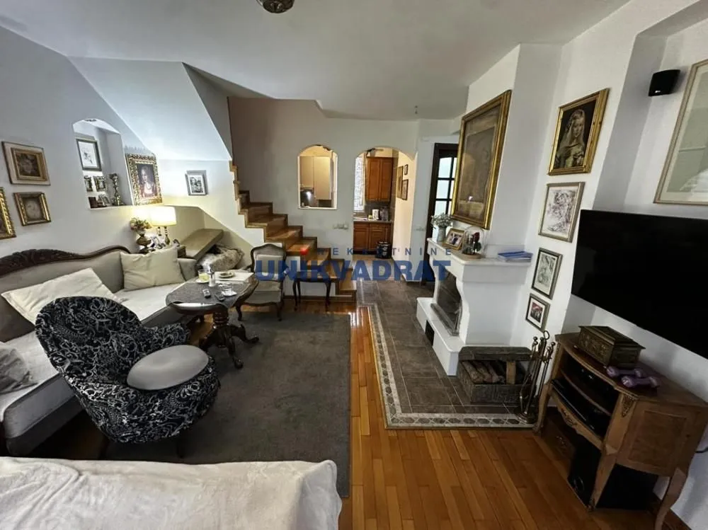 Prodaja, četvorosoban stan, 96m², Stari Grad, Beograd