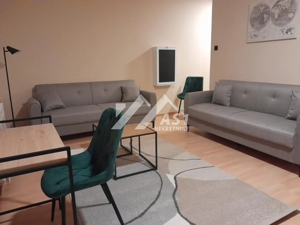 Izdavanje, stan, 27m², Bulevar Oslobodjenja, Novi Sad Sve Podlokacije