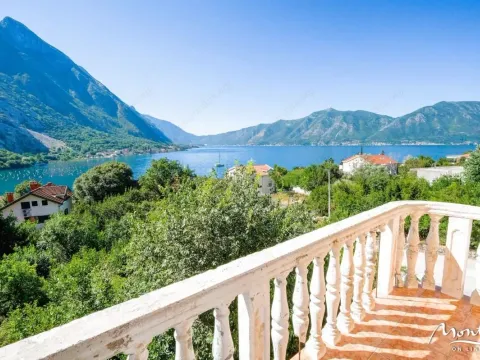 Sale, two bedroom apartment, 53m², Orahovac, Kotor