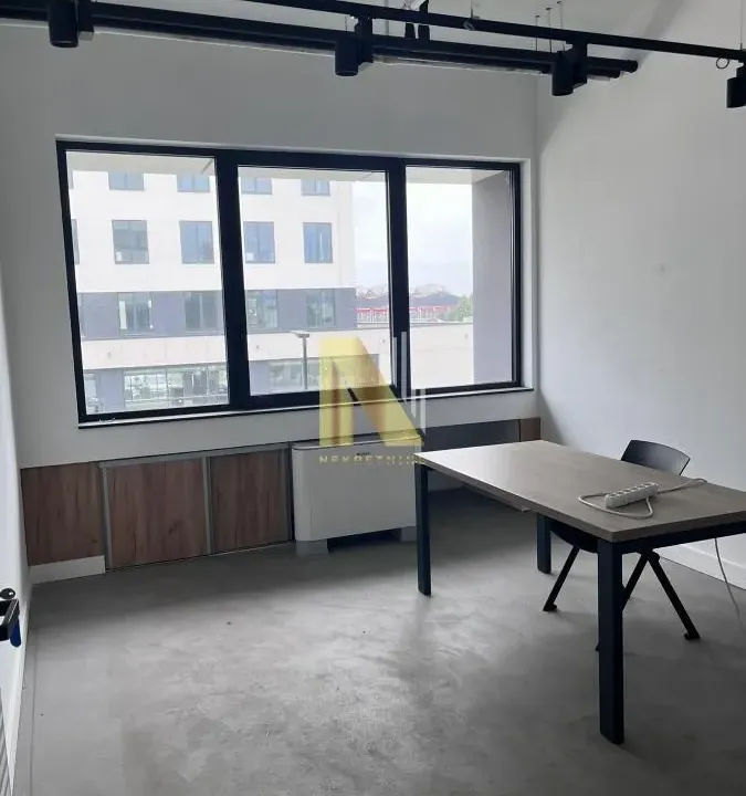 Rent, office space, 320m², Salajka, Novi Sad Sve Podlokacije