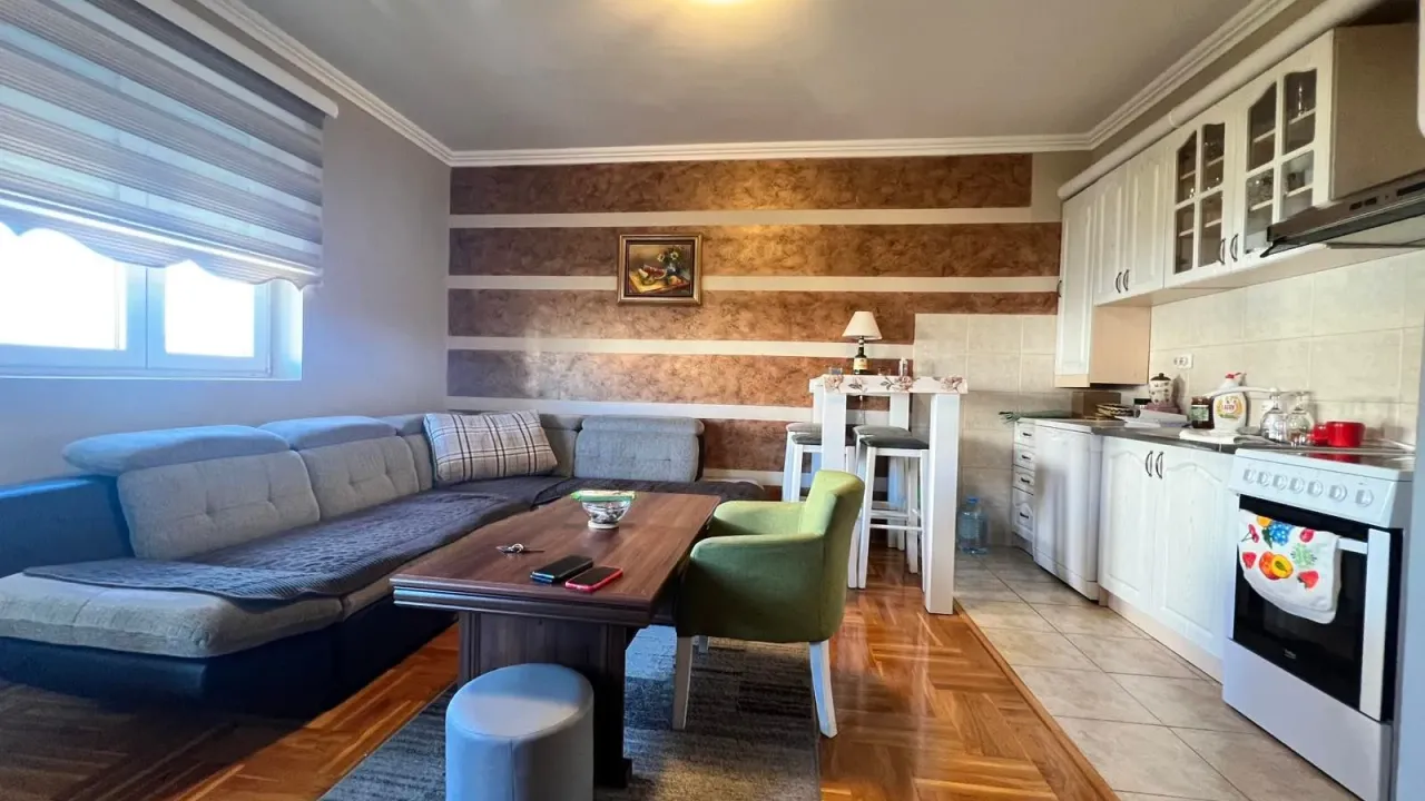 Izdavanje, dvosoban stan, 51m², Kod Big Fashion-a, Podgorica