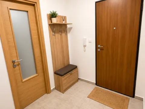 Izdavanje, dvosoban stan, 72m², Dubovica, Budva - image 10